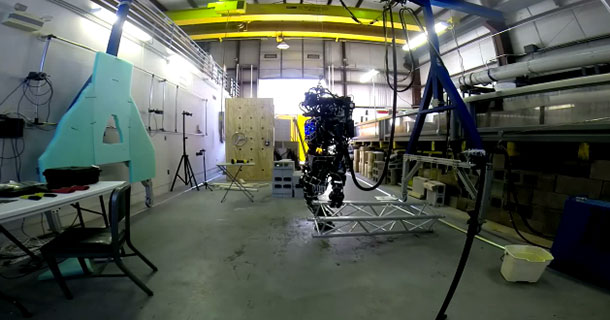 ATLAS: The MIT's Humanoid Robot Can Carry A Heavy Beam-1