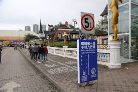 Chinese City Introduces Separate Sidewalks For Phone Users' Safety-