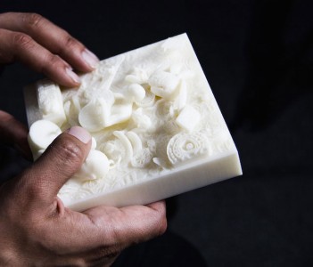 Visually Impaired Can Now Feel Their Memories Thanks To 3D Printing of Pirate 3D-