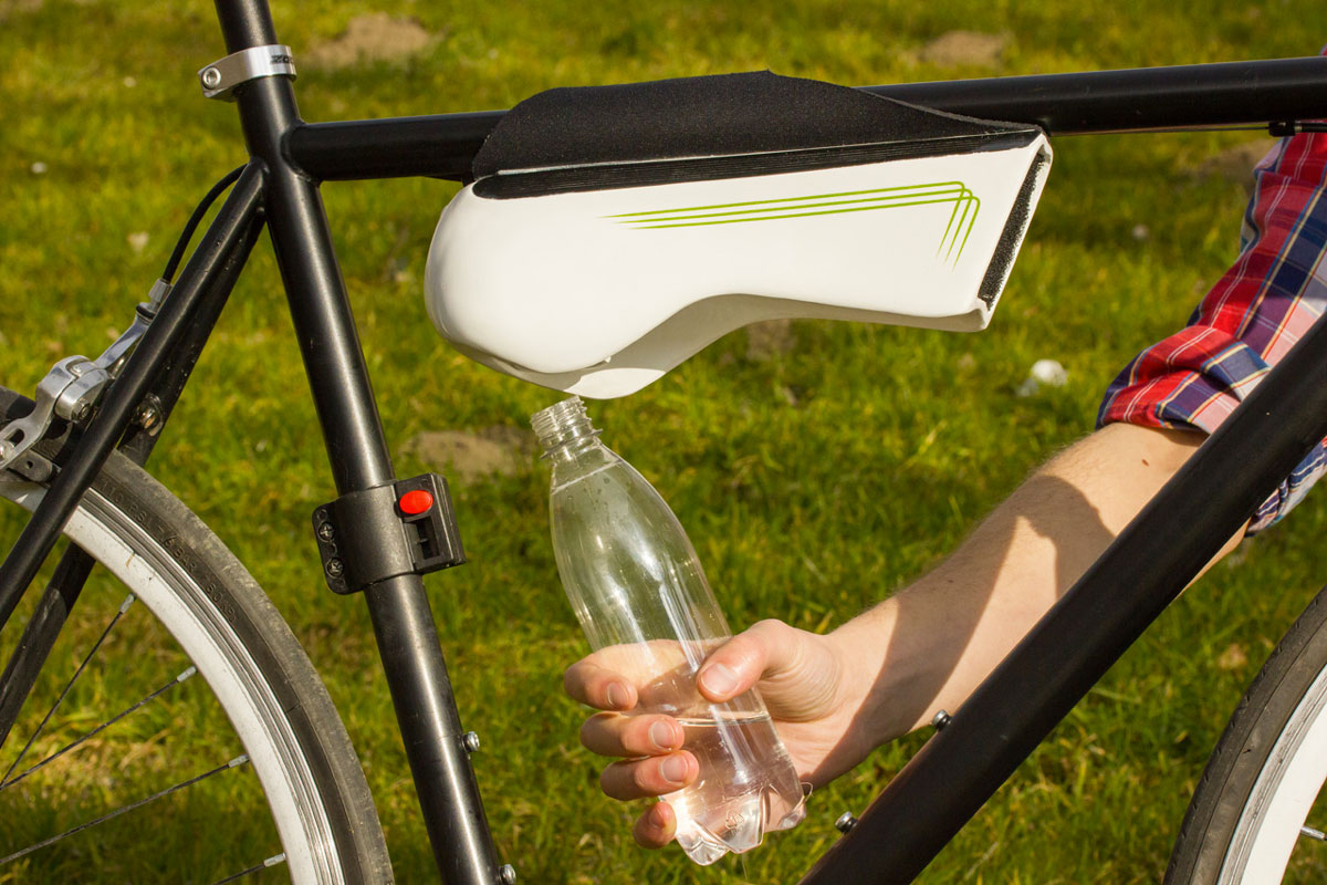 Fontus: This Amazing Bottle Turns Humidity To Water During Bicycling-3