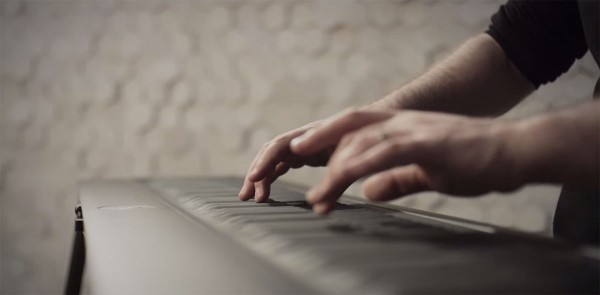 Discover This Unconventional Piano To Compose Melodies By Dragging And Vibrating Your Fingers-