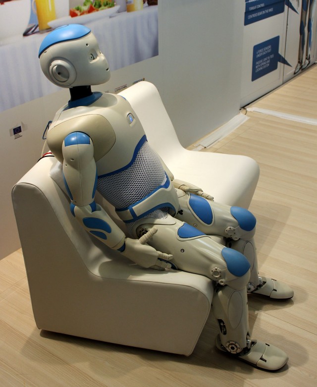 Romeo- An Intelligent French Robot To Help Elderly With Daily Tasks-11