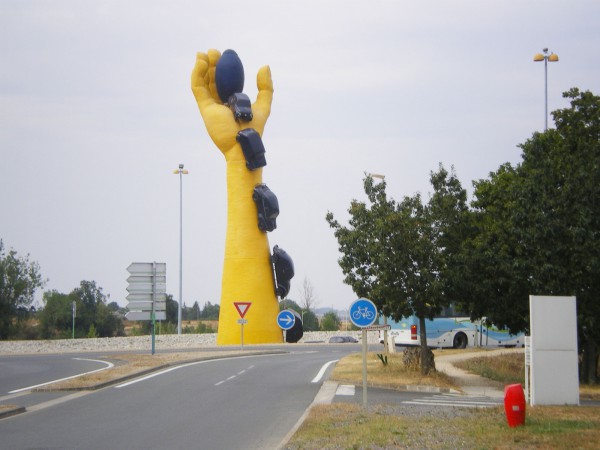 10 Most Ugly French Monuments That Destroy The Landscape-5
