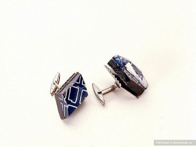 KGB cuff links-39 Amazing Spy Gadgets From The Cold War Era-33