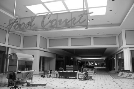 Cloverleaf Mall - Richmond, Virginia-Top 9 Most Surreal Abandoned American Shopping Centers-12