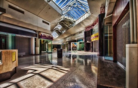 Crestwood Mall - St. Louis, Missouri -Top 9 Most Surreal Abandoned American Shopping Centers-16