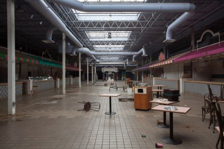 Woodville Mall - Northwood, Ohio-Top 9 Most Surreal Abandoned American Shopping Centers-21