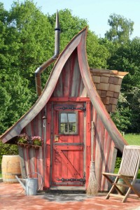 10 Dream Like Wooden Cabins Give New Look To Your Garden-