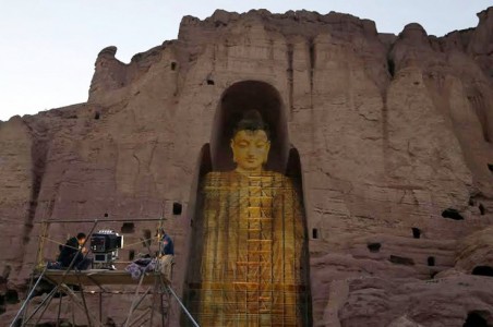 3D Hologram Technology Used To Resurrect Destroyed Buddha Statues In Afghanistan-3