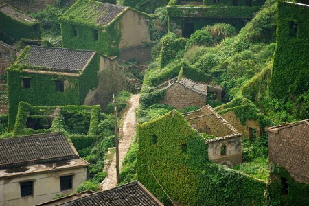 See How Nature Relcaims A Beautiful Abandoned Fishing Village In China?-2