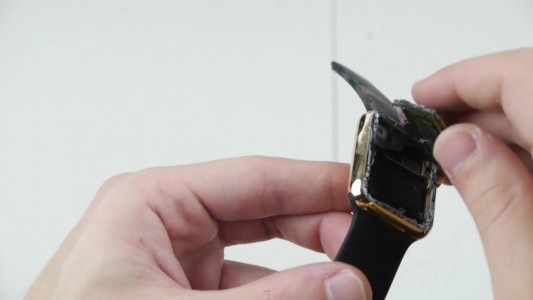 See What Happens When $10,000 Apple Watch Is Smashed By Powerful Magnets?-7