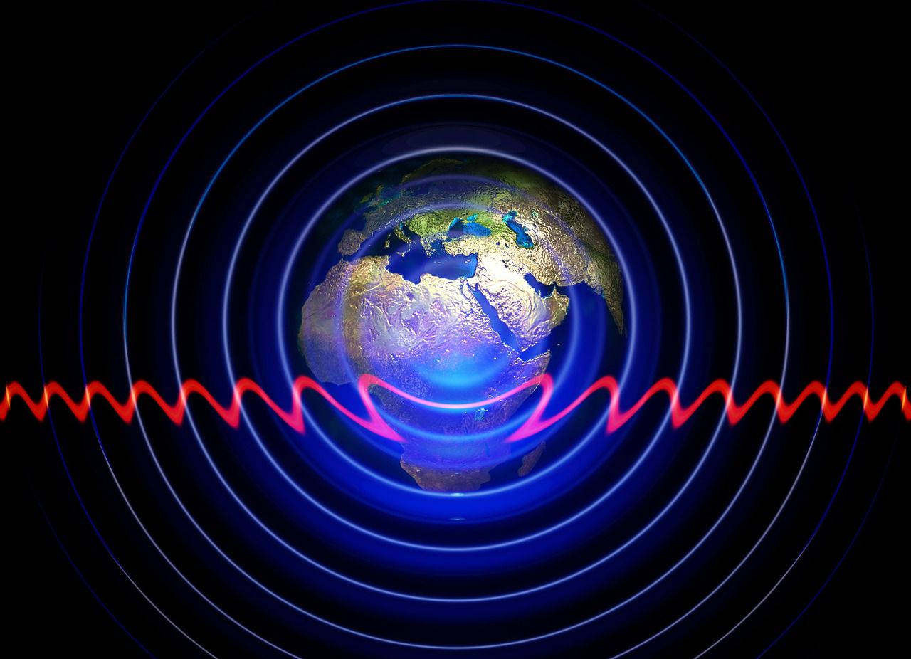 Smartphones Will Soon Be Recharged By Their Own Radio Waves-1