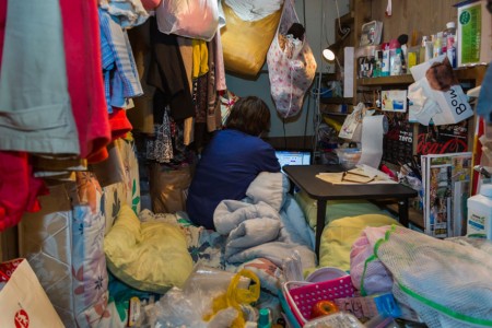 Stunning Images Of People Living In Very Small Rooms In Japan-6