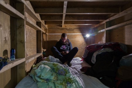 Stunning Images Of People Living In Very Small Rooms In Japan-8