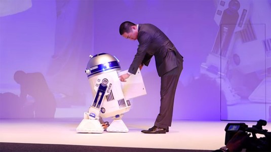 This Amazing R2-D2 Will Come To You And Provide Fresh Drinks-4