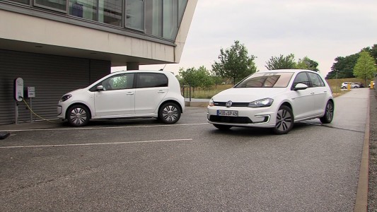 Volkswagen V-Charge Electric Car To Park Itself And Charge Its Battery Autonomously-