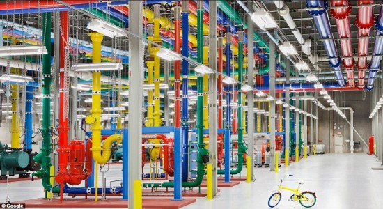 Google Gives A Rare Glimpse Into Its Gigantic Network Infrasture Used To Provide Its Various Services-7