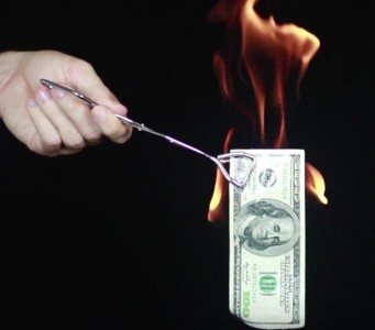 Mindblowing Hack Lets You Set Money Aflame Without Burning It-