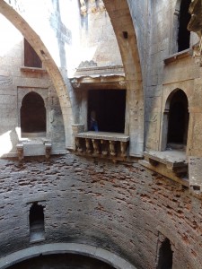 Admire These 2000 Year Old Somptous Buildings In India Destined To Disappear-25