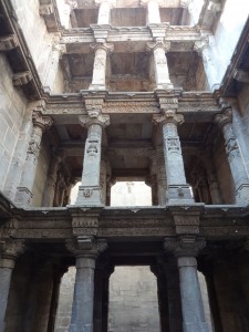 Admire These 2000 Year Old Somptous Buildings In India Destined To Disappear-26