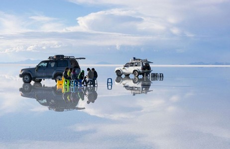 The Incredible Beauty of Salt Desert Transformed Into Gigantic Mirror-13