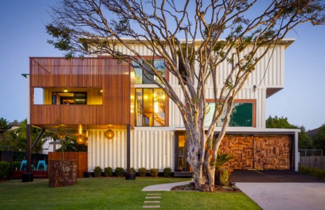 It took no less than 31 containers for Ziegler Build to build this incredible houses in Australia: