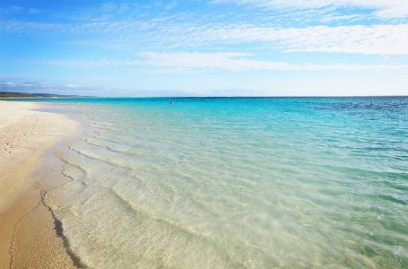 Towering Cliffs And Colorful Reefs Mesmerize You With Beauty Of Australian Coast-47