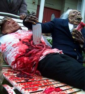 These Halloween Decorations Convert Homes Into Real Horror Meuseums-33