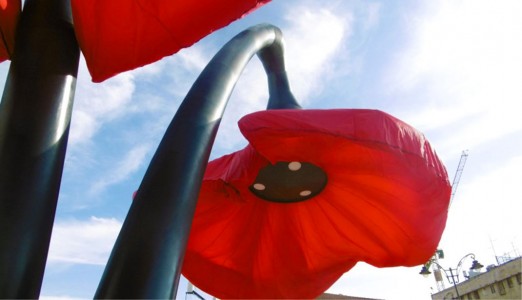 Warde: These Gigantic Streetlights Shaped As Flowers Bloom When Someone Passes Nearby-3