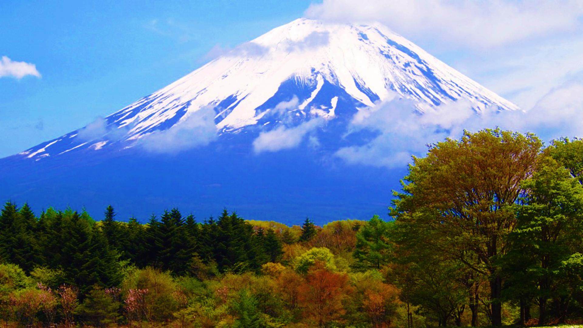 Фудзияма работа. Гора Фудзияма. Вулкан Фудзияма в Японии. Гора Фудзи в Японии. Гора Фудзияма в Японии фото.