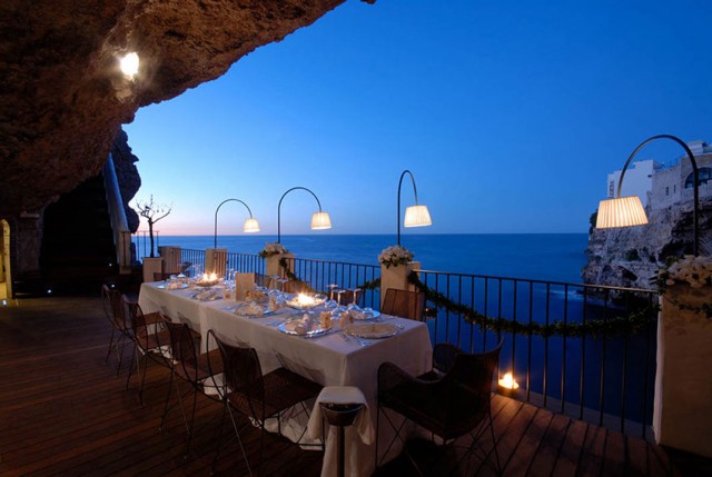 Grotta Palazzese-Amazing Italian Restaurant Carved Into A Cliff--3