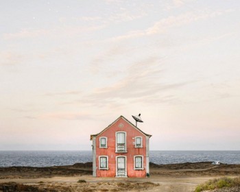 26 Lonely Houses Around The World That Are A Small Paradise--12