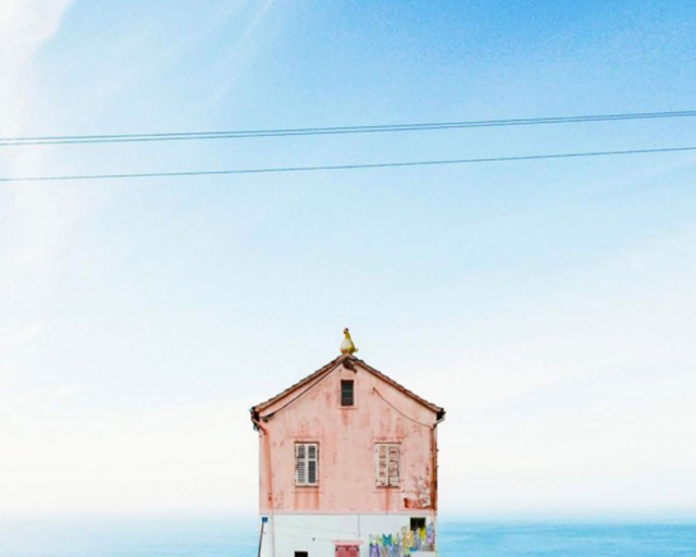 26 Lonely Houses Around The World That Are A Small Paradise--14
