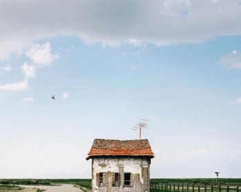 26 Lonely Houses Around The World That Are A Small Paradise--9