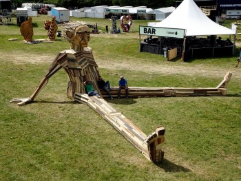 Gigantic Wooden Sculptures Made Using Simple Wood Debris--1