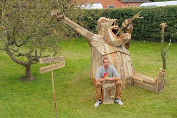 Gigantic Wooden Sculptures Made Using Simple Wood Debris--14