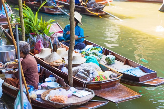 Damnoen Saduak-This Floating market Is A Symbol Of Traditional Thai Culture--2