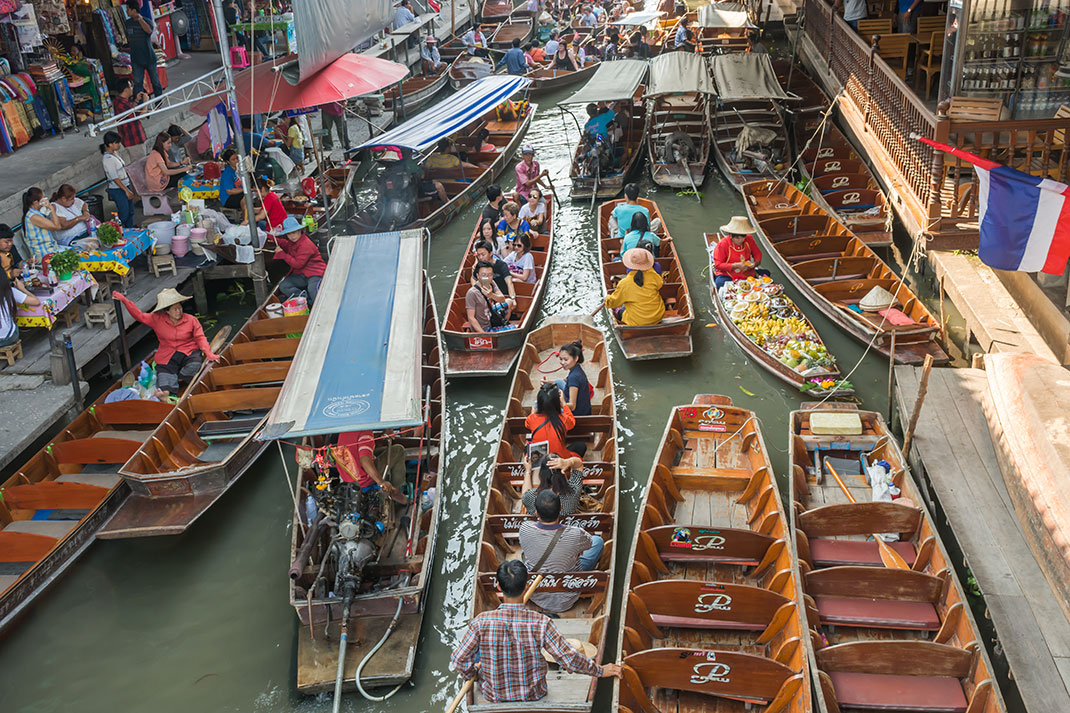 Damnoen Saduak-This Floating market Is A Symbol Of Traditional Thai Culture--3