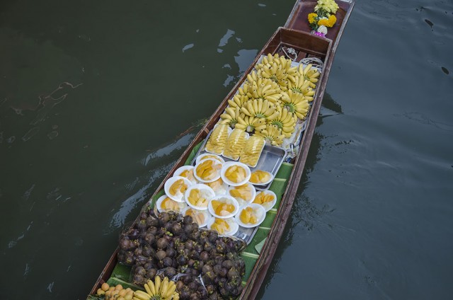 Damnoen Saduak-This Floating market Is A Symbol Of Traditional Thai Culture--5