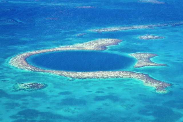 Great Blue Hole-This Vast Oceanic Trench That Attracts Divers From Around The World--4