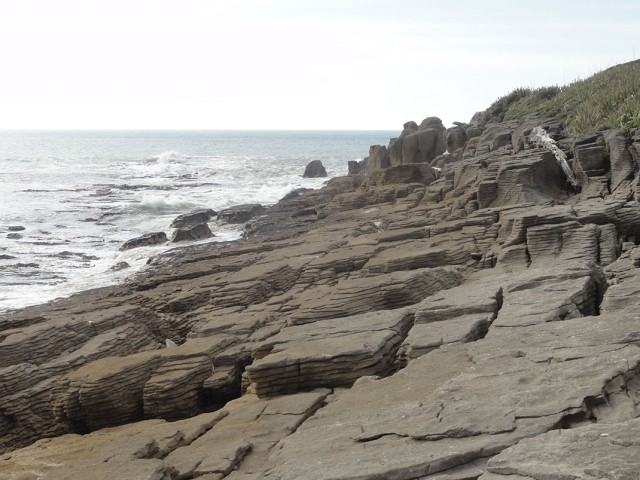 Pancake Rocks-The Amazing Rocky Structures Sculpted By Ocean Waves--8