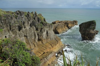 Pancake Rocks-The Amazing Rocky Structures Sculpted By Ocean Waves--9