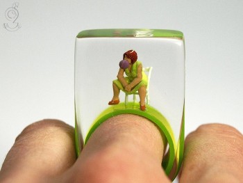Isabell Manufactures Adorable Rings That Contain Small Scenes Of Everyday Life--11