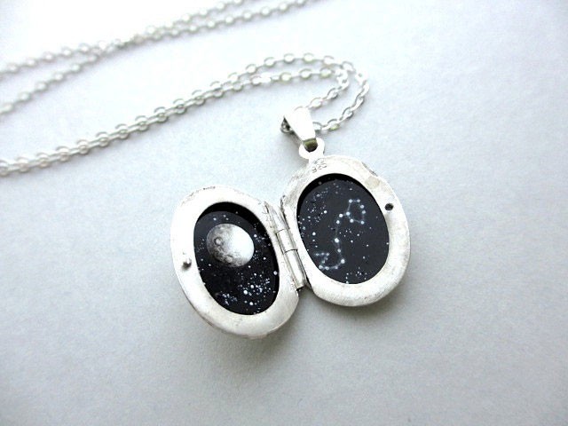 This Amazing Jewlry Contains Meticulous Cosmos Paintings Of Our Beautiful Universe--12