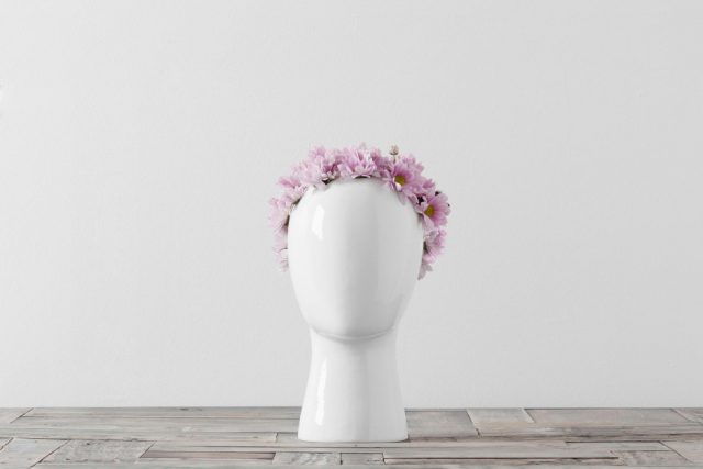 These Head-Shaped Vases Transform Your Floral Arrangements Into Majestic Wigs--3