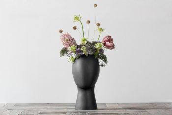 These Head-Shaped Vases Transform Your Floral Arrangements Into Majestic Wigs--8