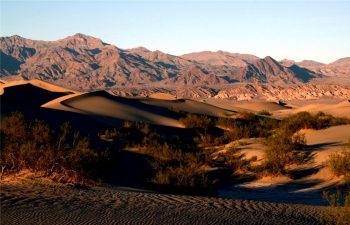 Travel The Legendary Death Valley, This Desert Region That Stretches To The Horizon--1