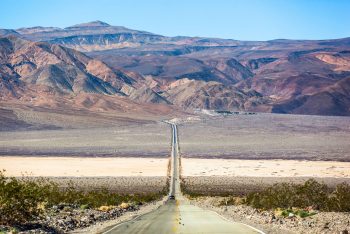 Travel The Legendary Death Valley, This Desert Region That Stretches To The Horizon--15
