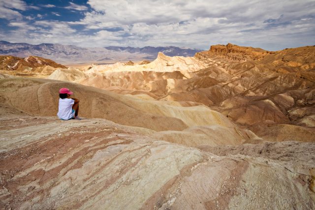 Travel The Legendary Death Valley, This Desert Region That Stretches To The Horizon--2