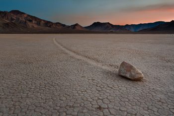 Travel The Legendary Death Valley, This Desert Region That Stretches To The Horizon--6